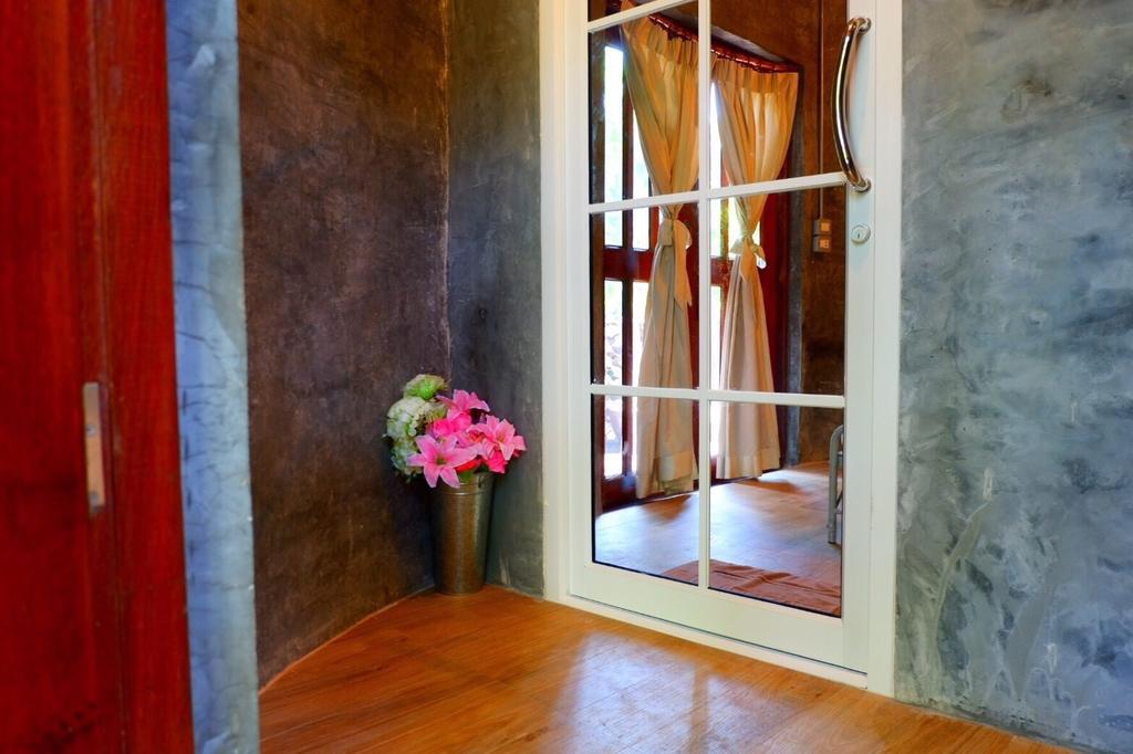 Hy Resort Chonburi Quarto foto